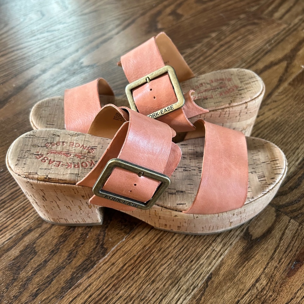 Platform Sandals - Picture 2 of 3